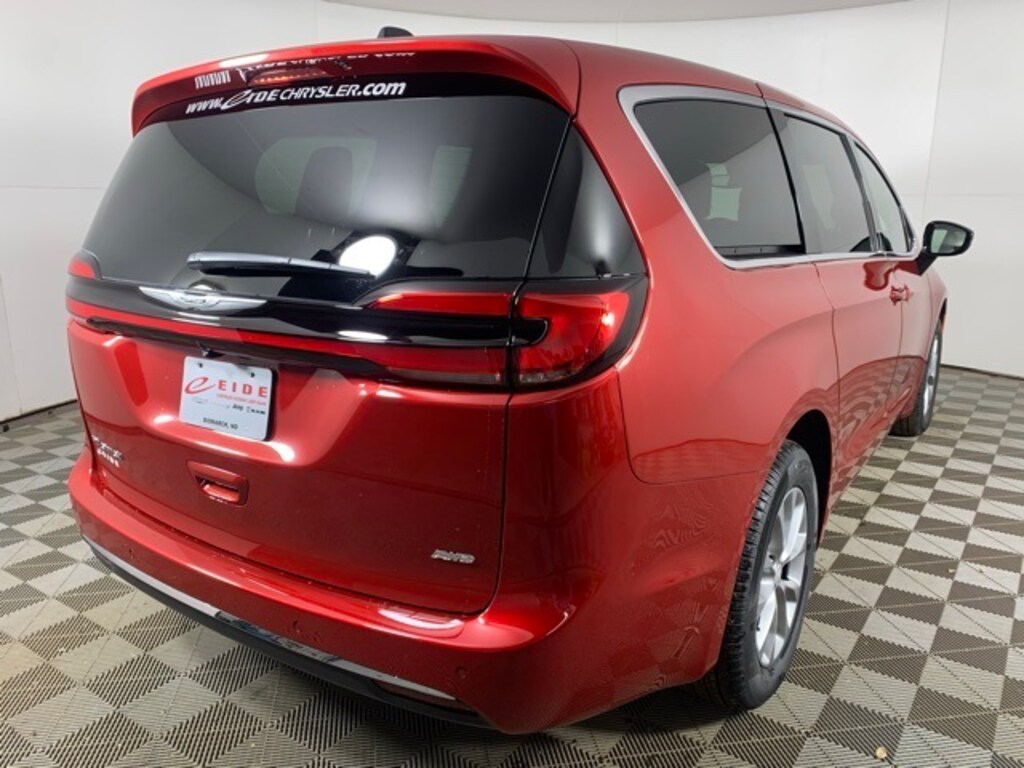 New 2026 Chrysler Pacifica SELECT AWD Passenger Van