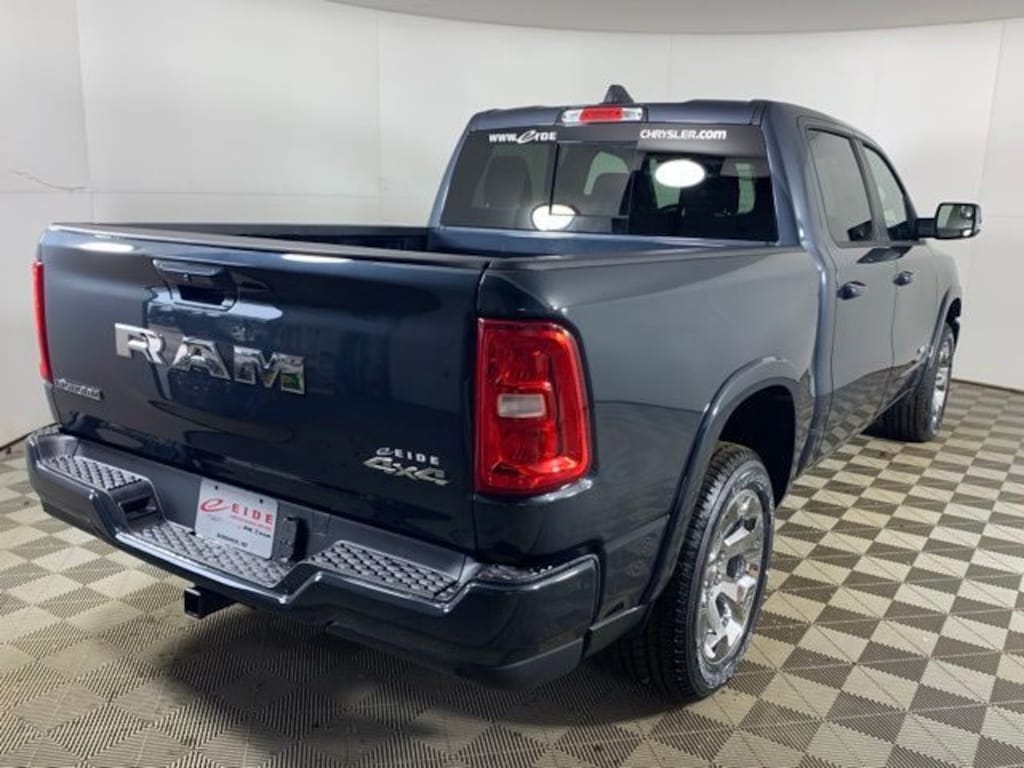 New 2026 Ram 1500 BIG HORN CREW CAB 4X4 5'7 BOX Pickup