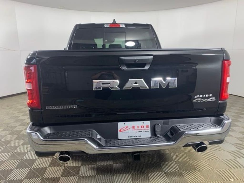New 2026 Ram 1500 BIG HORN CREW CAB 4X4 5'7 BOX Pickup