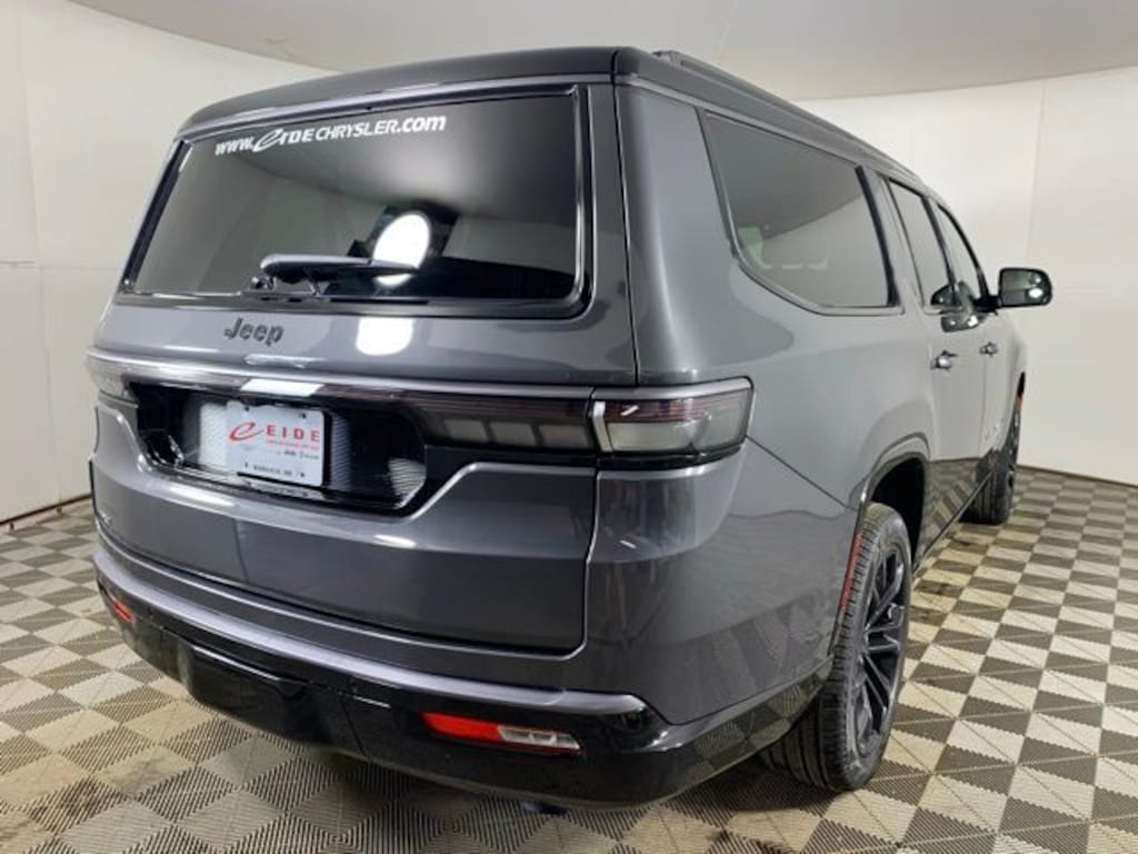 New 2026 Jeep Grand Wagoneer L SUMMIT RESERVE 4X4 Sport Utility