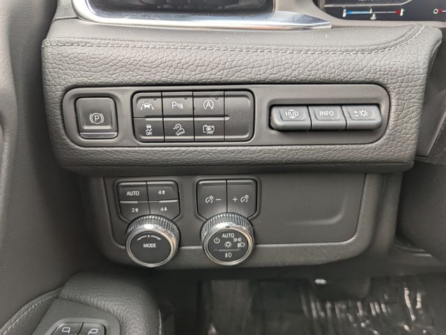 2023 GMC Yukon XL Denali - Photo 19