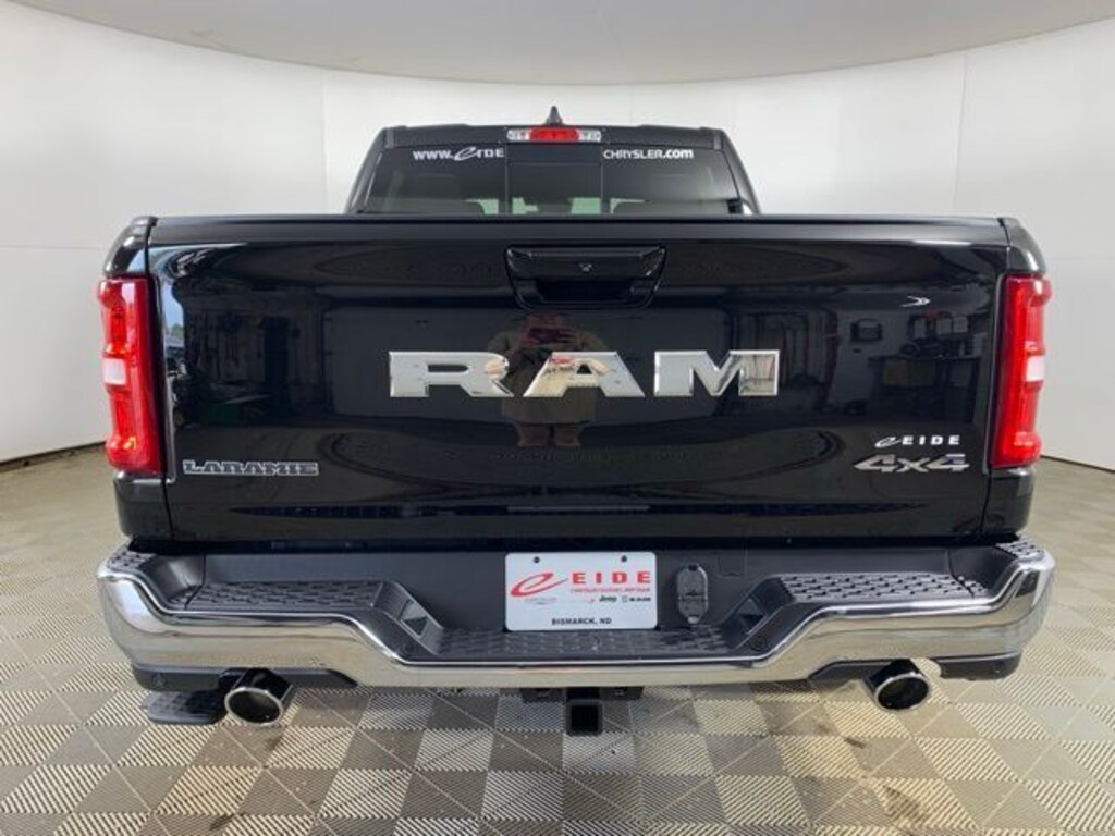 New 2026 Ram 1500 LARAMIE CREW CAB 4X4 5'7 BOX Pickup