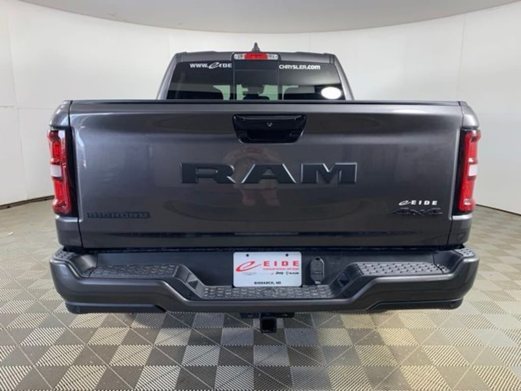 New 2026 Ram 1500 BIG HORN CREW CAB 4X4 5'7 BOX Pickup