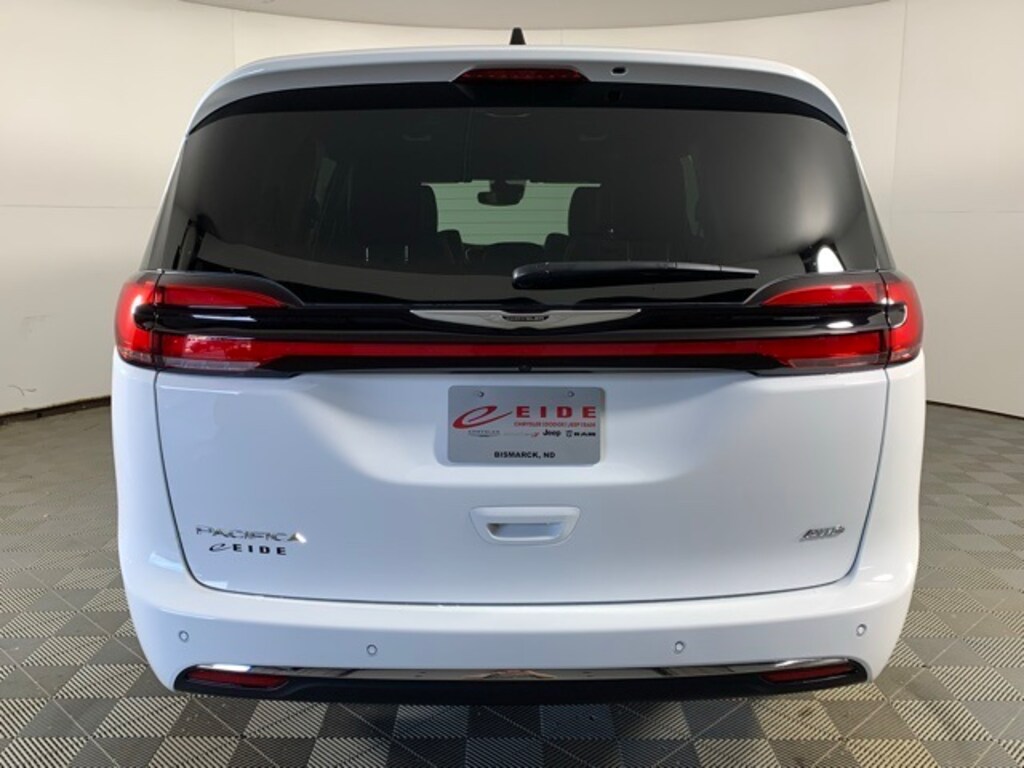 New 2026 Chrysler Pacifica SELECT AWD Passenger Van