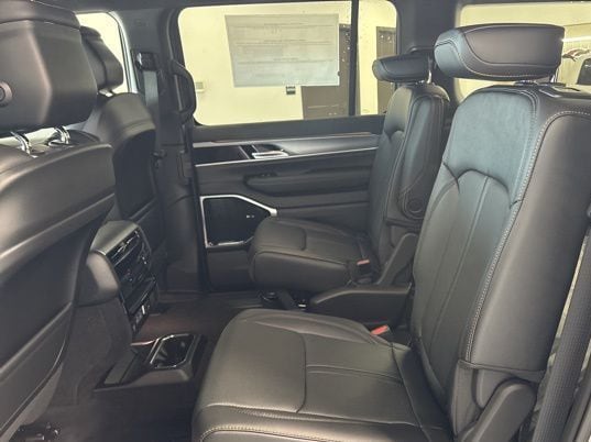 2026 Jeep Grand Wagoneer 85th Anniversary - Photo 21