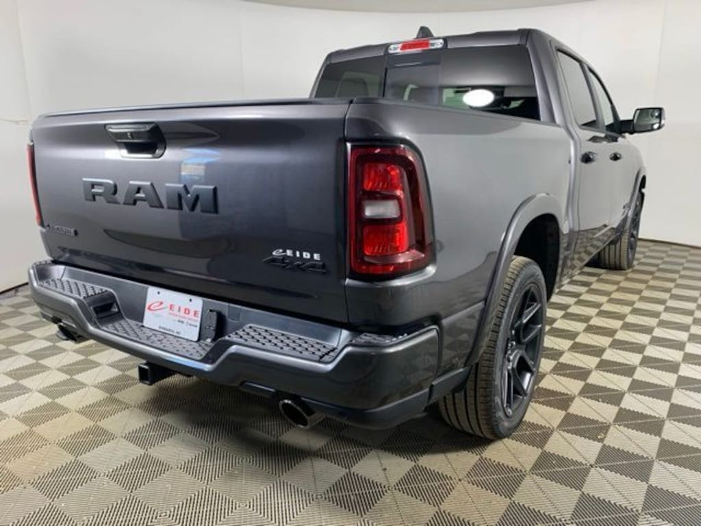 New 2026 Ram 1500 LARAMIE CREW CAB 4X4 5'7 BOX Pickup