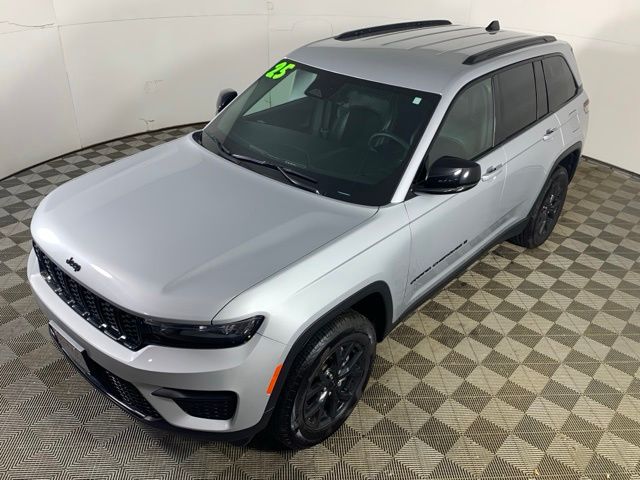 2025 Jeep Grand Cherokee Altitude - Photo 17