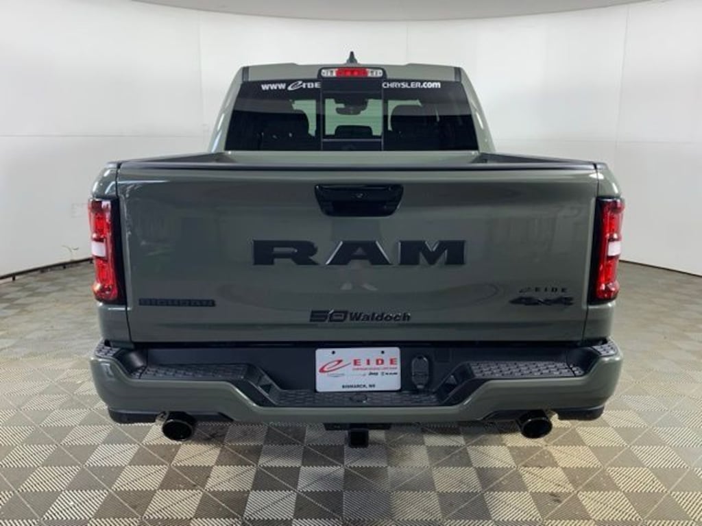 New 2026 Ram 1500 BIG HORN CREW CAB 4X4 5'7 BOX Pickup