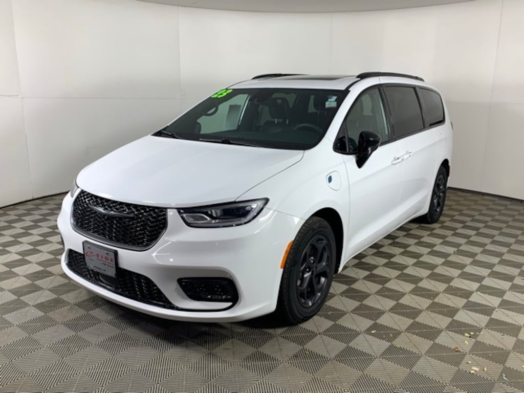 Used 2023 Chrysler Pacifica Plug-In Hybrid Limited Van Passenger Van