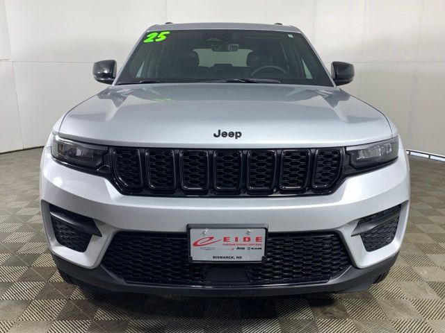 2025 Jeep Grand Cherokee Altitude - Photo 9