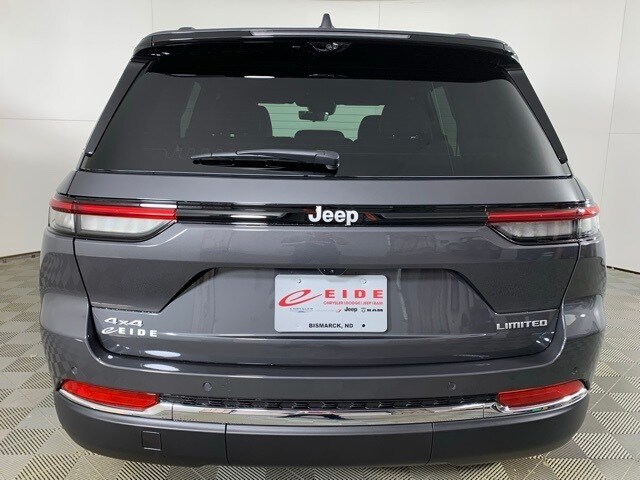 2025 Jeep Grand Cherokee Limited photo 3