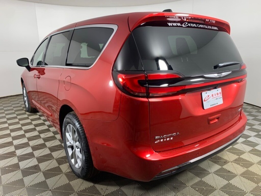 New 2026 Chrysler Pacifica SELECT AWD Passenger Van