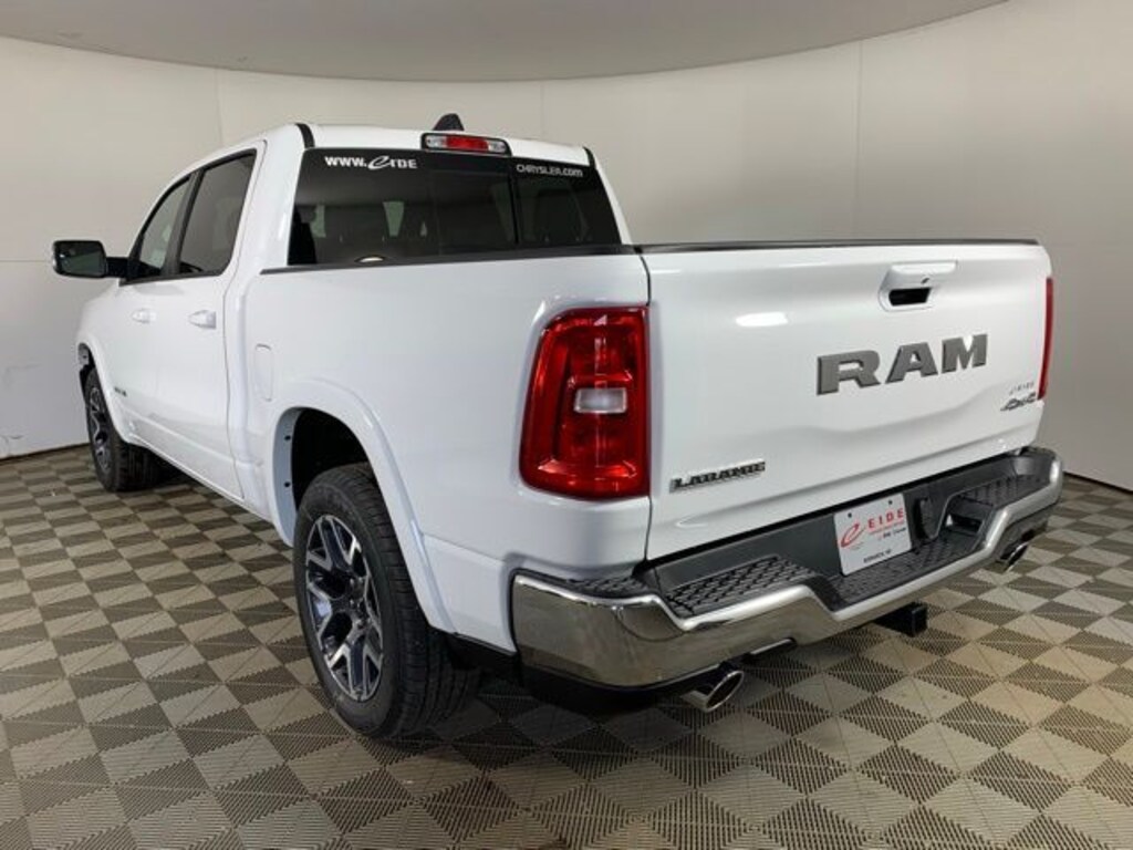 New 2026 Ram 1500 LARAMIE CREW CAB 4X4 5'7 BOX Pickup