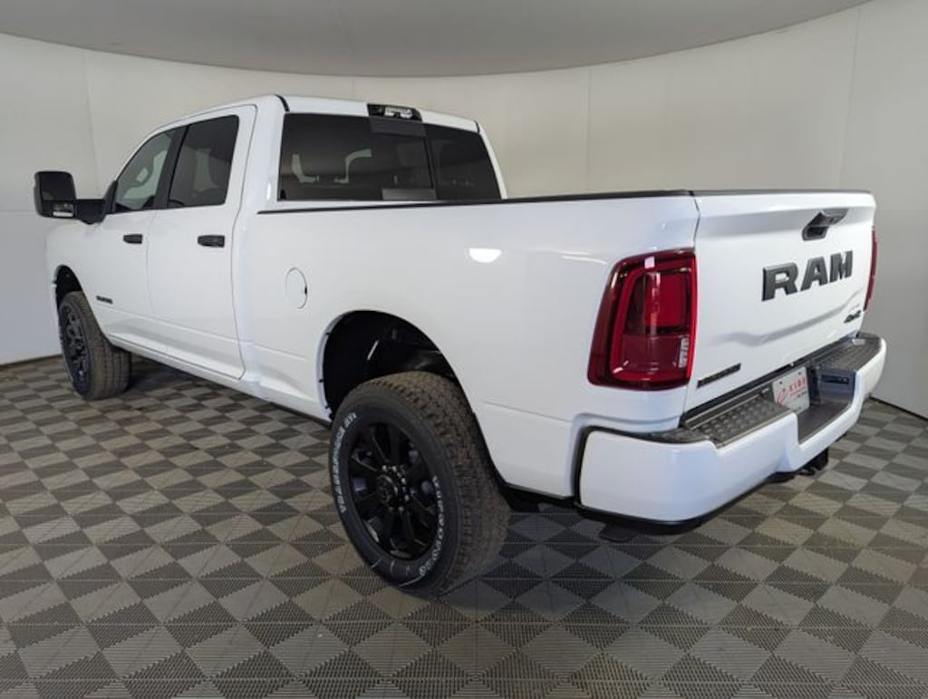 New 2026 Ram 2500 BIG HORN CREW CAB 4X4 6'4 BOX Pickup