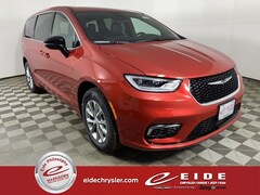 2026 Chrysler Pacifica SELECT AWD Passenger Van