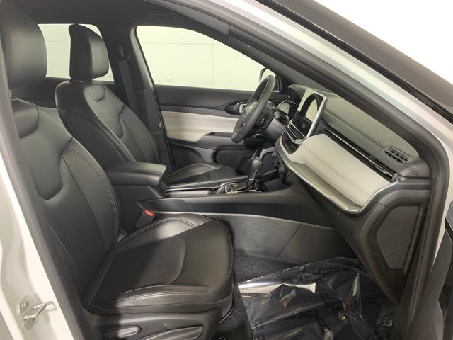 2025 Jeep Compass Limited - Photo 24