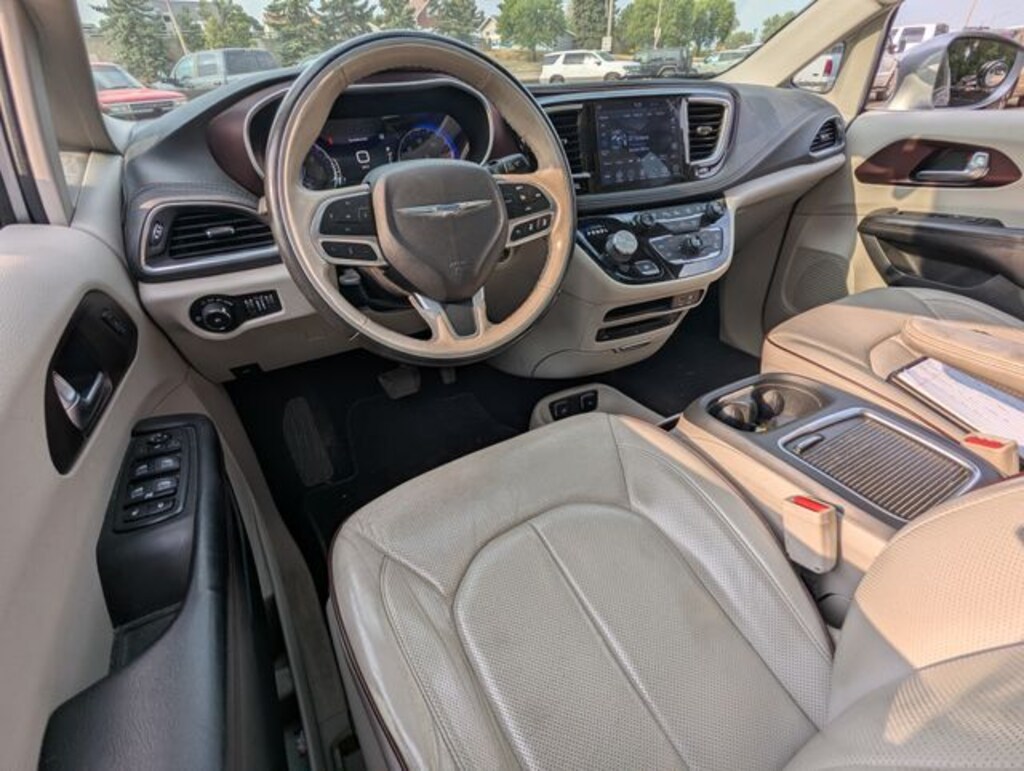 Used 2019 Chrysler Pacifica Limited Van Passenger Van