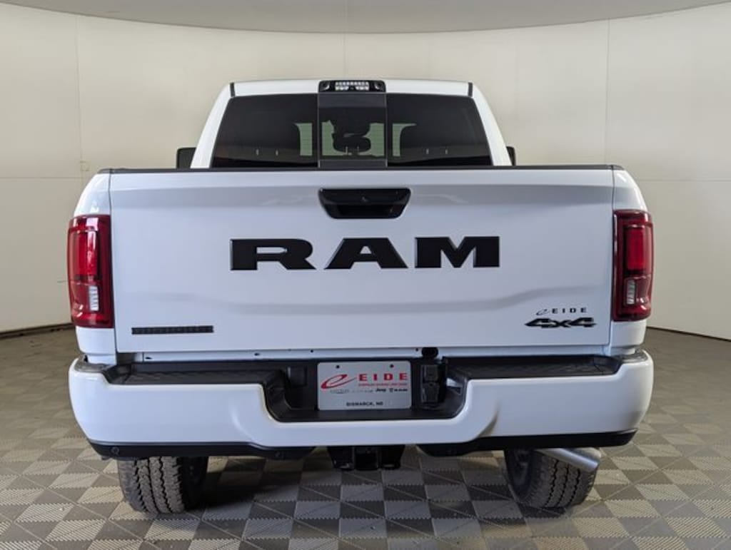 New 2026 Ram 2500 BIG HORN CREW CAB 4X4 6'4 BOX Pickup