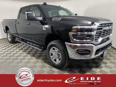 2025 Ram 2500 TRADESMAN CREW CAB 4X4 8' BOX Pickup