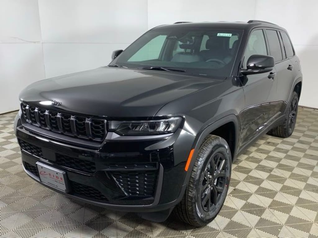 New 2026 Jeep Grand Cherokee LAREDO ALTITUDE 4X4 Sport Utility