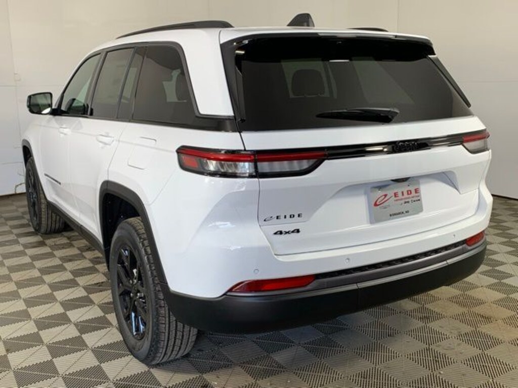 New 2026 Jeep Grand Cherokee LAREDO ALTITUDE 4X4 Sport Utility