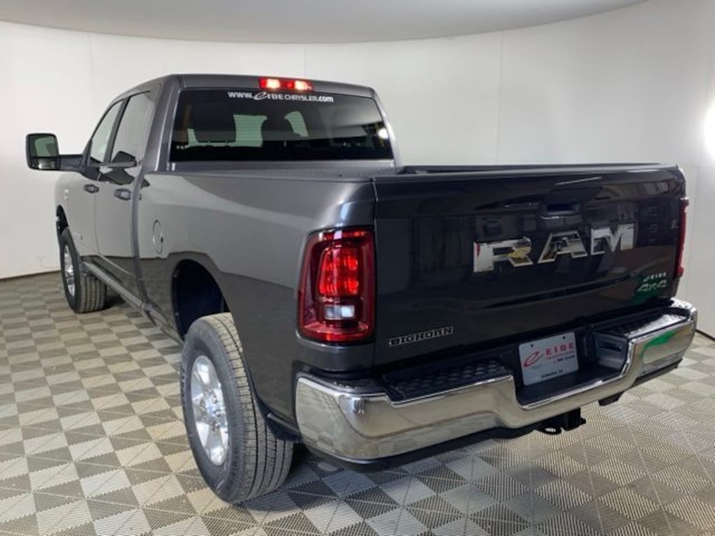New 2026 Ram 2500 BIG HORN CREW CAB 4X4 6'4 BOX Pickup