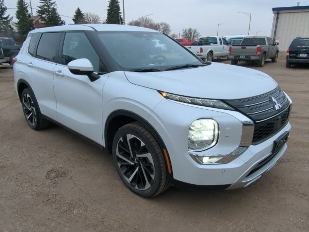 Used 2024 Mitsubishi Outlander SE SUV