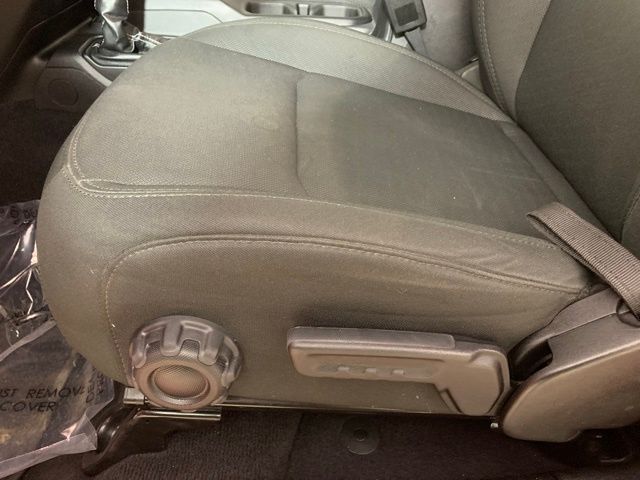 2023 Jeep Wrangler 4-Door Sahara - Photo 17