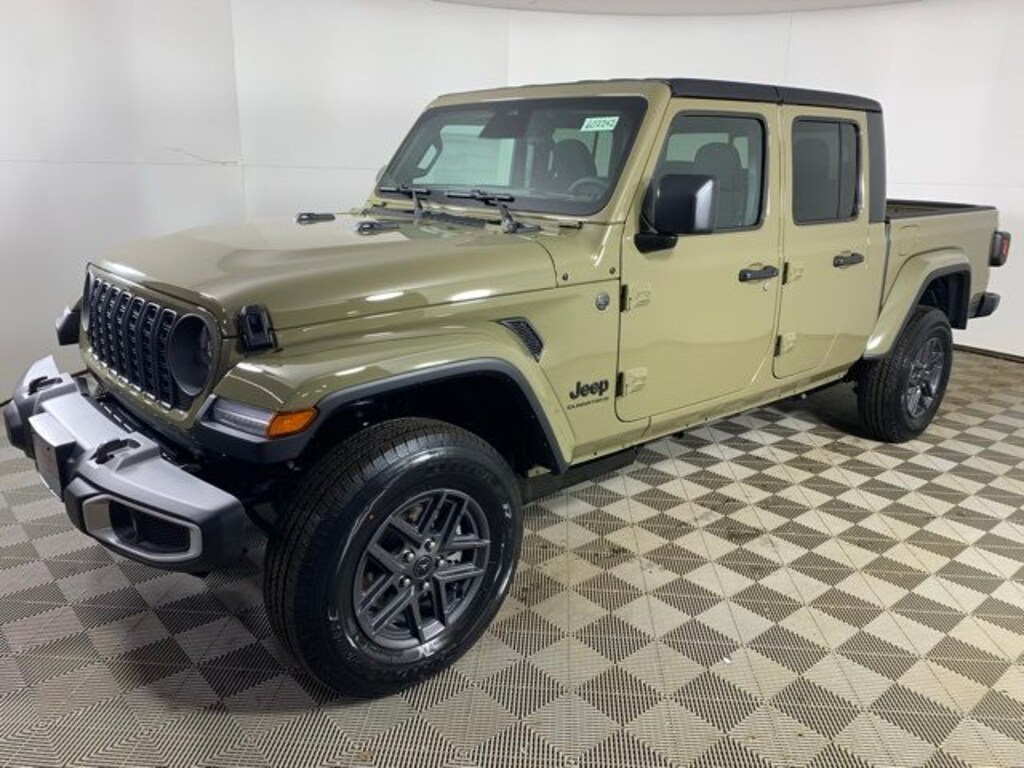 New 2026 Jeep Gladiator SPORT S 4X4 Pickup