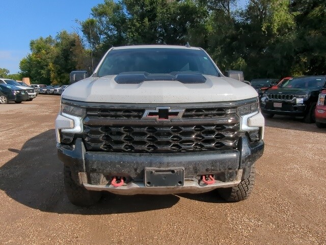 2024 Chevrolet Silverado 1500 ZR2 photo 2