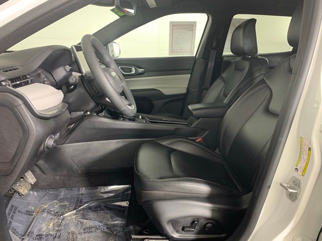 2025 Jeep Compass Limited - Photo 14