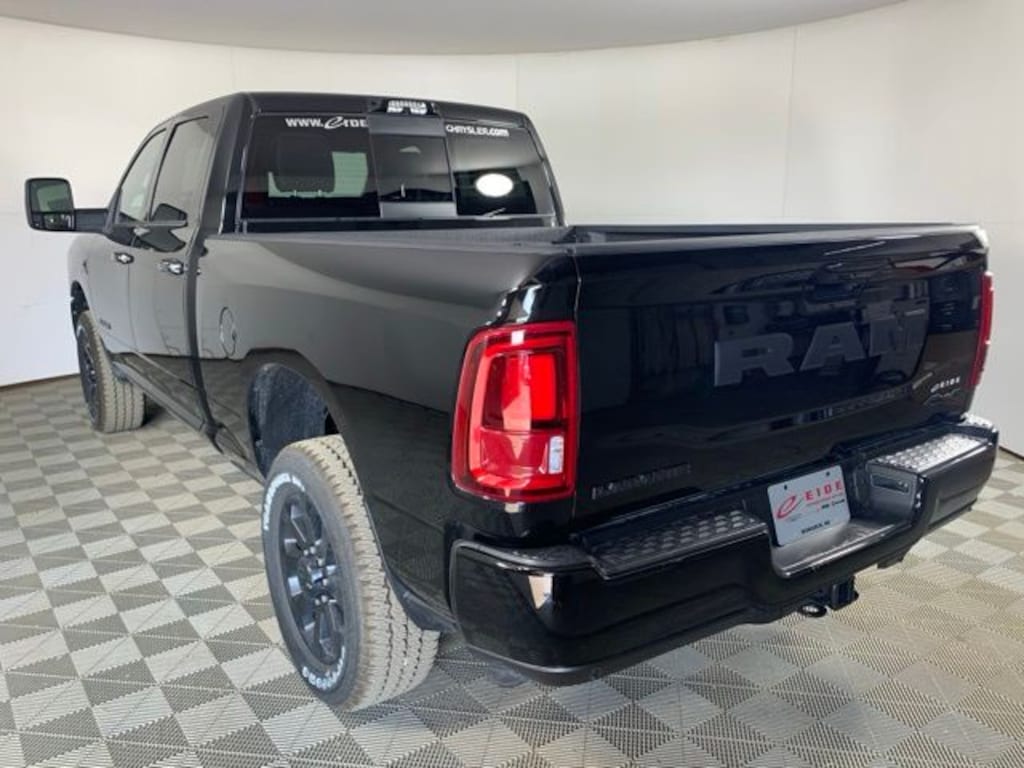 New 2026 Ram 3500 LARAMIE CREW CAB 4X4 6'4 BOX Pickup