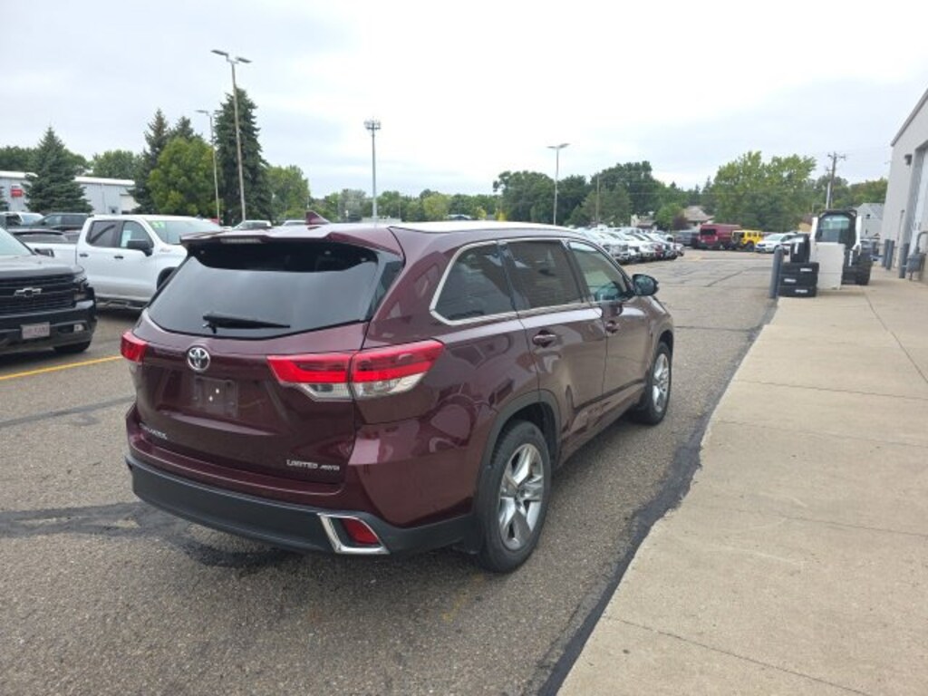 Used 2019 Toyota Highlander Limited V6 SUV