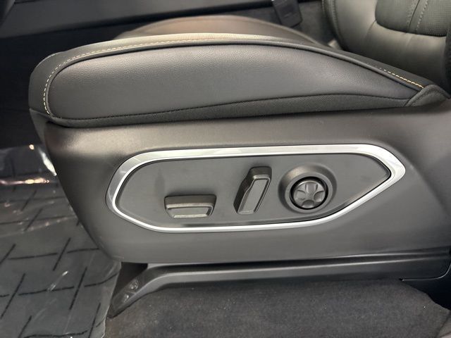 2026 Jeep Grand Wagoneer 85th Anniversary - Photo 15
