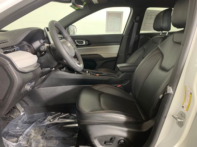 2025 Jeep Compass Limited - Photo 14