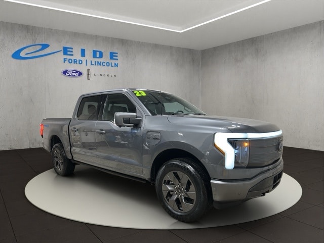 2023 Ford F-150 Lightning Lariat's photo