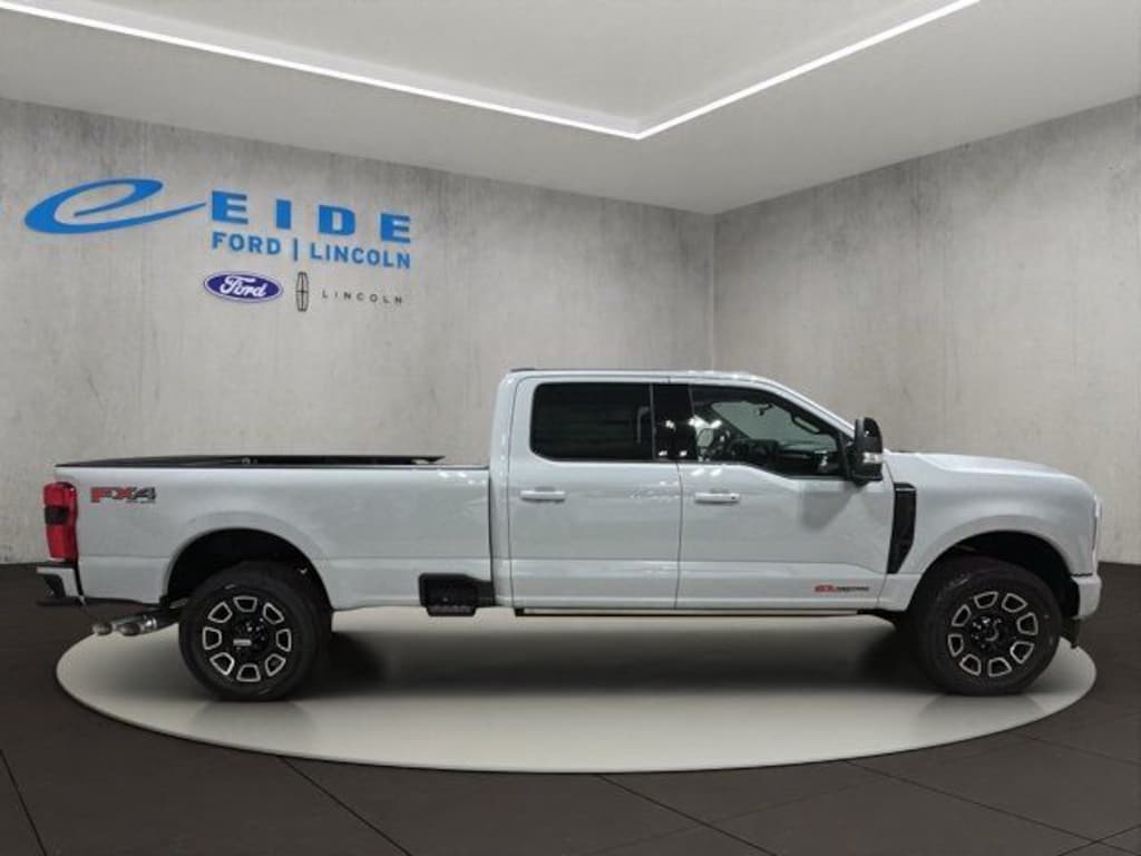 New 2026 Ford F-350 Platinum Truck Crew Cab