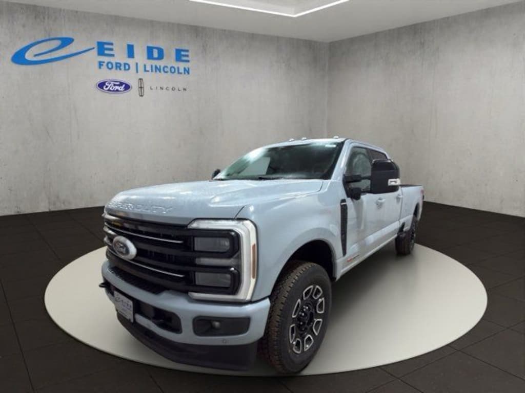 New 2026 Ford F-350 Platinum Truck Crew Cab