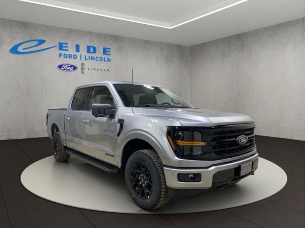 New 2026 Ford F-150 XLT Black Appearance Truck SuperCrew Cab