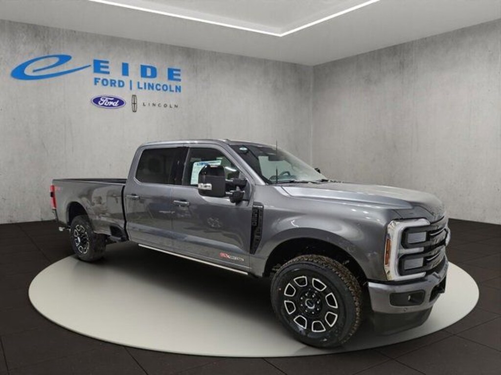 New 2026 Ford F-350 Platinum Truck Crew Cab