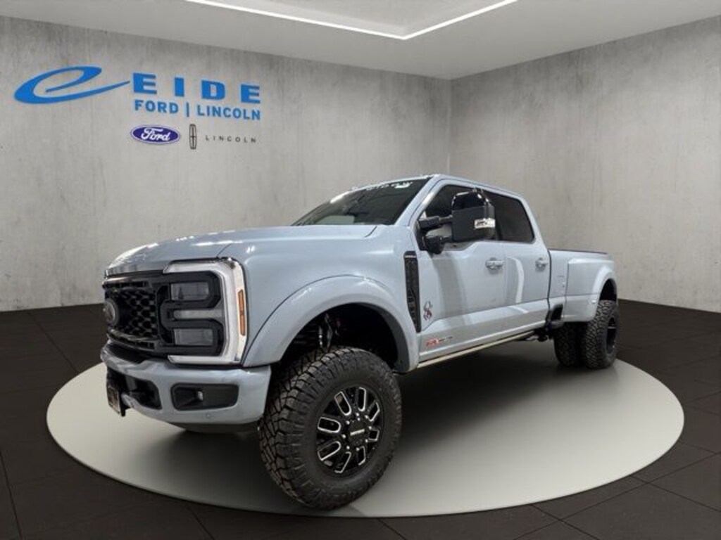 New 2026 Ford F-350 Platinum Black Widow Truck Crew Cab