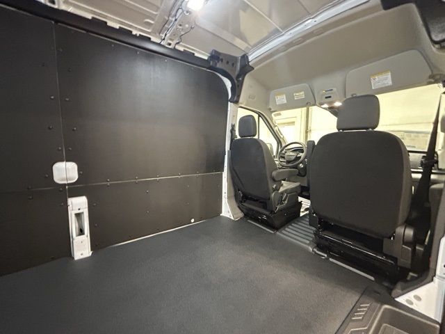 2025 Ford E-Transit Cargo Van Base - Photo 23