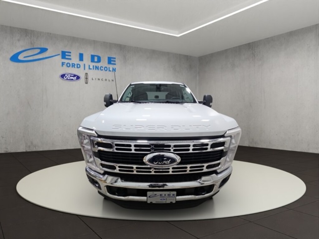 New 2026 Ford F-250 XLT Truck Crew Cab