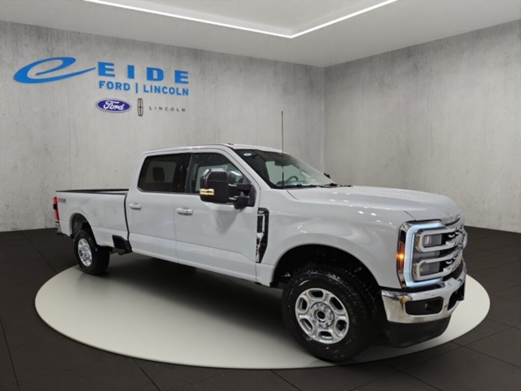 New 2026 Ford F-250 XLT Truck Crew Cab