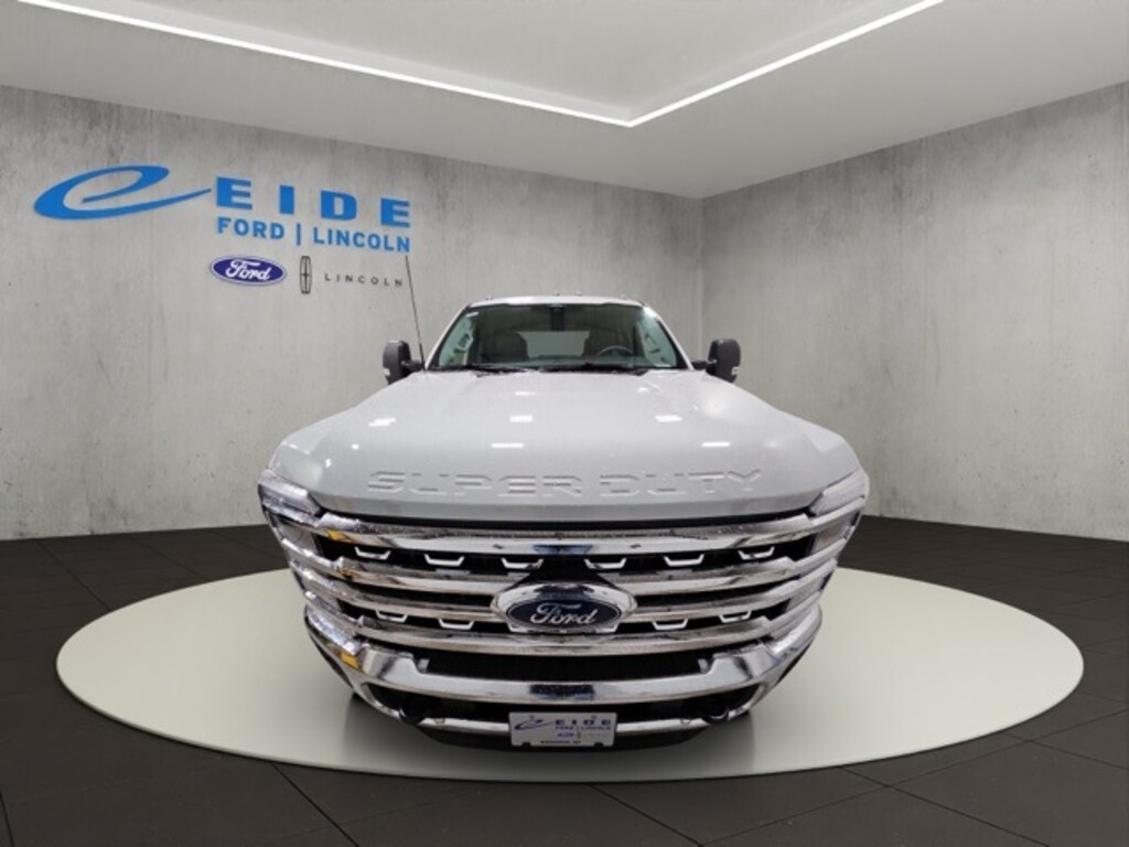 New 2026 Ford F-250 XLT Truck Crew Cab