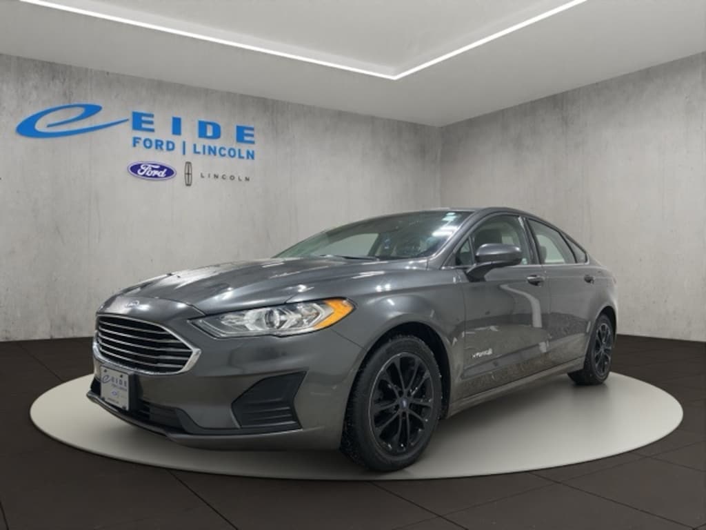 Used 2019 Ford Fusion Hybrid SE Sedan