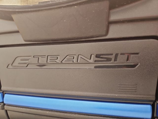 2025 Ford E-Transit Cargo Van Base - Photo 23