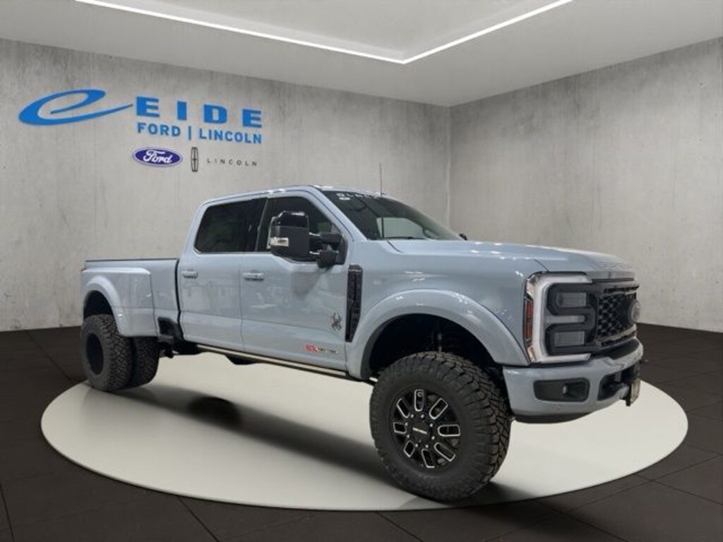 New 2026 Ford F-350 Platinum Black Widow Truck Crew Cab