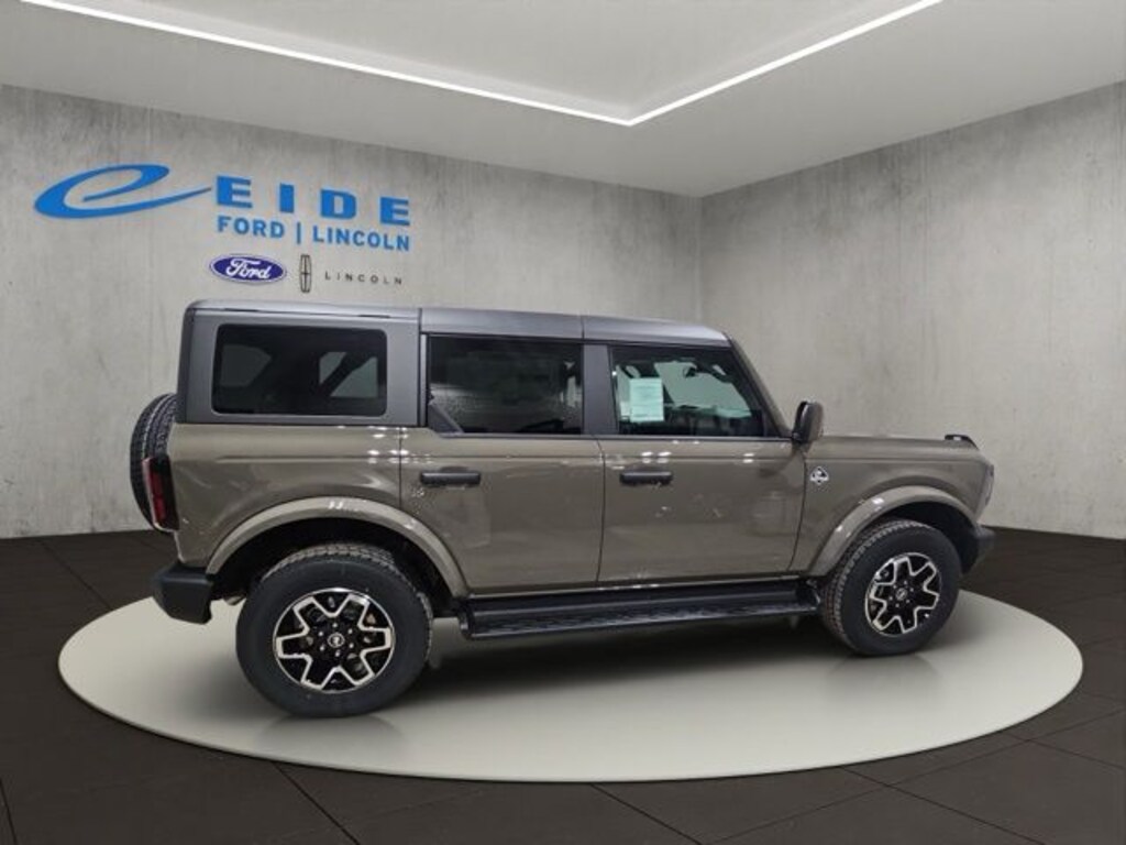 New 2026 Ford Bronco Outer Banks SUV