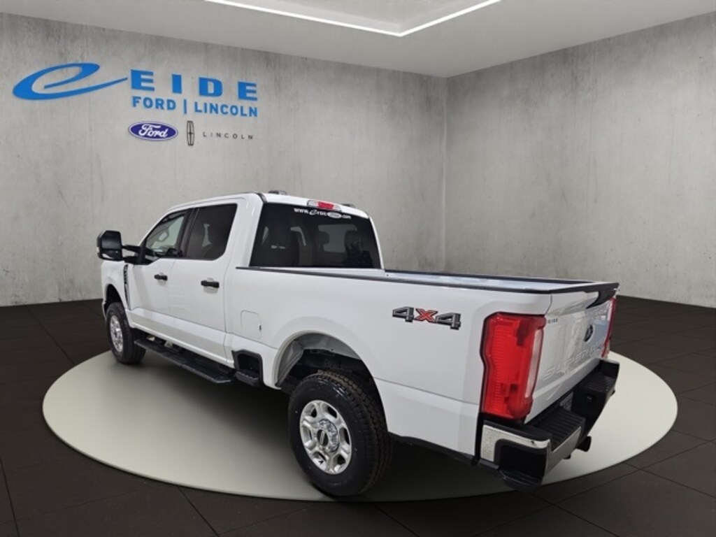 New 2026 Ford F-250 XLT Truck Crew Cab